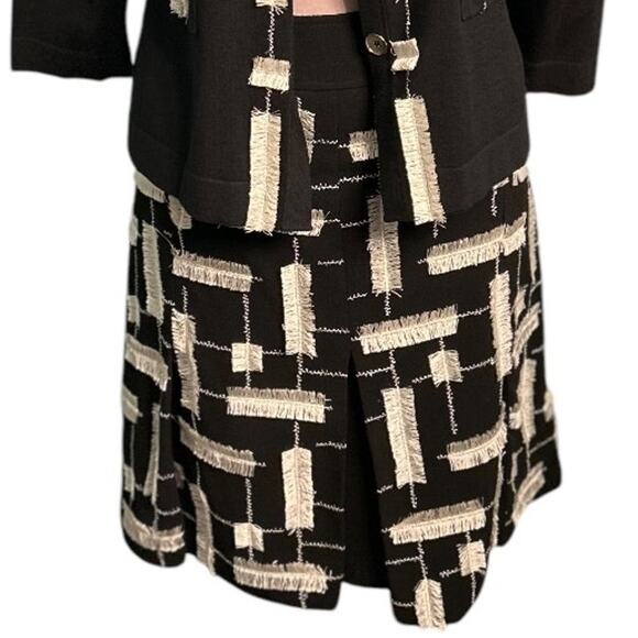 NWOT PRE SE by Carlisle 100% Wool Black Cream Eyelash Pleated Skirt Size 8 - Picture 2 of 7